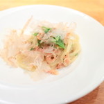 カロローゾ - 静岡の桜エビとキャベツのペペロンチーノ 踊るうつぼかつお節がけスパゲティ '15 3月上旬