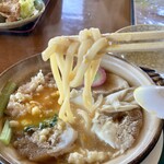 ドライブイン田村 - どちらか言えば細麺うどん