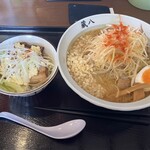 蔵八ラーメン - 料理写真:
