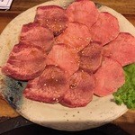 Sumibi Yakiniku Tajimaya - 料理写真:牛タン塩！まあまあ厚切りで肉質も悪くないです