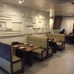 Sumibi Yakiniku Tajimaya - 店内は綺麗で高級店の佇まいです、無煙ロースターの設備も完備