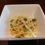 ウーナ 新天地店 - ランチのサラダ