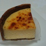 レ・グーテ - 3種のチーズでまったり奥深いコク、ベイクド370円