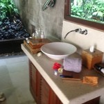 FOUR SEASONS RESORT BALI AT SAYAN - 2012年11月上旬。スパの部屋。