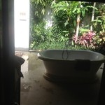 FOUR SEASONS RESORT BALI AT SAYAN - 2012年11月上旬。スパの部屋。