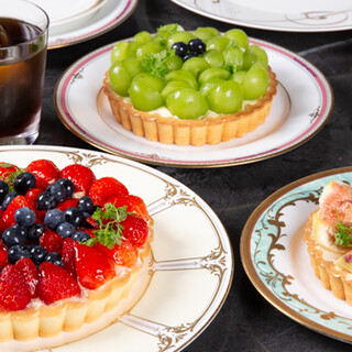 バリスタの本格コーヒーと手作りスイーツで素敵な夜カフェを