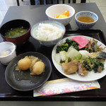 ダイワロイネットホテル - 漬物取り過ぎ、まさかこの赤蕪・自家製じゃ(※妄想)