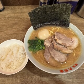 ラーメン六角家 - 料理写真:
