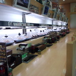 無添くら寿司 - 店内　カウンター(2015.04.28)