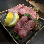 炭火焼肉 焼きしゃぶ にく式 - 