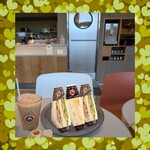 サンマルクカフェ+R - ⭐️＼(^o^)／入口より3番目のテーブル❣️店員さんが見てる前で✨️サンドイッチタワー✨️に挑戦だっぺ⭐️ロイヤルミルクティー
