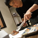 焼肉屋 かねちゃん 至粋亭 - 捌いてもらう