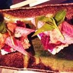 Chin Chin - ウナギのスモーク、ライスパフのせ