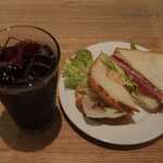 エクセルシオール カフェ バリスタ - 料理写真:モーニングセット ハムレタスサンド