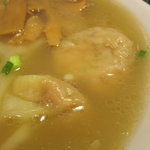 支那そば屋 こうや - 巨大なワンタン