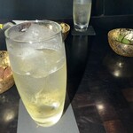 Bar 十鹿 - ハイボールを片手に落ち着いた時間を満喫。