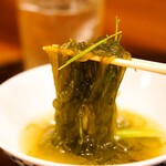 家庭料理 めしと話 - 海そうめん　めしと話スープ