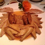 Flower Drum - 小鳩の紹興酒蒸し、骨まで味が染みています。