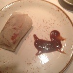 Flower Drum - 北京ダック。ソースがダックの形になってます！