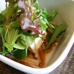 地粉うどん わだち草 - セットのサラダ