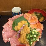 三鷹！鷲の海鮮丼 - 