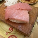 すし日和 - 料理写真:本まぐろ中トロ 462円