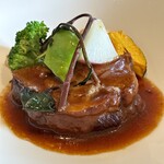 プロヴァンスの日曜日 - 本日のお肉料理：池田町の吟醸豚、オレンジと赤ワイン煮
