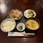 食堂 錦 - 錦定食(\850)　出汁巻玉子なし(-\250)　豚の西京焼きハーフ(+\500)　ポテサラ(+\300)