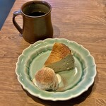 as time goes by - ロイヤルミルクティーバスクチーズケーキ(\760)　Brazil(\600 セット割引\-100)