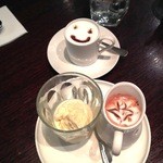 KOKO BLACK - ベイビーチーノ（キッズ用のミルクフロス）、チョコレートアフォガート（アイスクリームのホットチョコレートがけ）