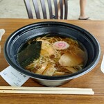 休暇村 うみかぜ - 料理写真:醤油らーめん（800円）