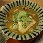 テング酒場 - もつ煮豆腐388円