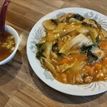 三代目福建楼 - 料理写真:あんかけタップリの五目焼きそば！1000円