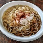 立ち喰いそば 酒蔵 - 料理写真:たぬきそばに一味をふりかけました！