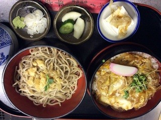 Heiseian - ミニ玉子丼とお蕎麦