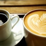 カザーナ・コーヒー - ドリップコーヒー（ダーク・ブレンド）＆ラテ・スウィート