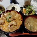 メンケーナ - 極上玉子の親子丼+チキンの照り焼き。
