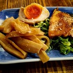 権堂大衆酒場 吟屋 - セットのミニ三種盛