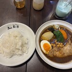 スープカレー 匙と香 - 野菜7品目 1,353円　スープの味はオリジナル　4辛　ご飯の量は普通　