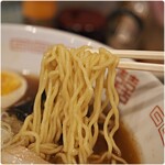 華壱 - しっかりしたコシのある麺