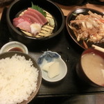 なすび - 「松」定食1000円。豚団子と豆腐の野菜あんかけ。刺身。ライス・味噌汁。これで1000円とは・・（・・；何かの間違いか？？？