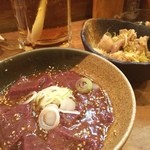 べったこ - レバーたたきと鶏皮ポン酢。焼酎いっぱいで、お湯がセルフなのも良い。また行きたい！