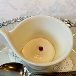 レストラン鯛萬 - ② 前菜
【モン・サン・ミシェル産ムール貝のパネとムースリーヌ、季節の茸添え】
★ ムール貝のムース