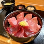 まぐろ専門店 まぐろ - まぐろ丼