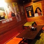 三日坊主 - アットホームで落ち着く店内。