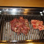 이랴이랴 - 味付けのカルビ肉とロース肉