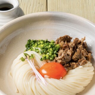 じっくり煮込んだ和牛すじが自慢の牛すじうどん