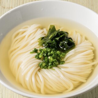 毎日仕込むかつお昆布だし◆香り豊かなうどんと朝限定牛丼