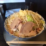 らーめん浜八道 - 醤油とんこつ　中盛（野菜増し、にんにく）