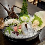 神栖空海 - これ1人1皿だよ！！伊勢海老まるまる1匹出てきてワロタwwwww貴族の食べ物wwwこのコースすごいな原価率どうなってるんw